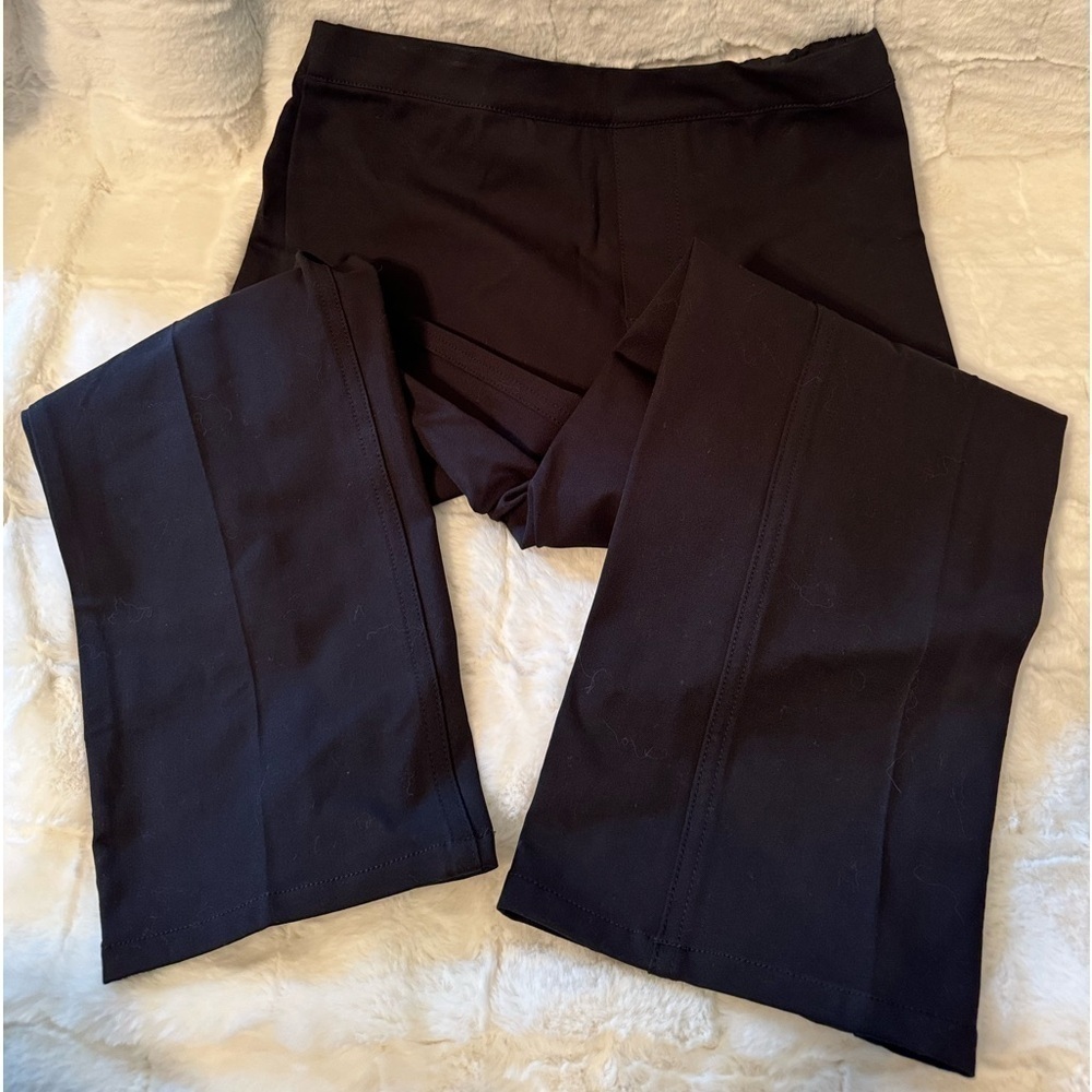 Isaac Mizrahi Live Black Cropped Pants. Size 4. Flat Front. Stretch Back NEW